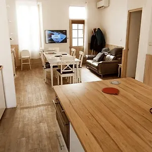 https://maison-de-ville-provencale.fr-provencehotel.com